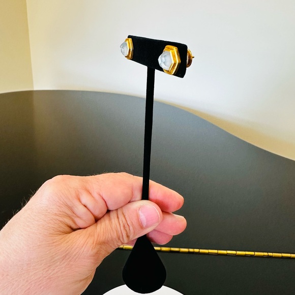 NWT authentic luxe minimalist Julie Vos Iridescent Clear geometric stud earrings - Picture 10 of 17